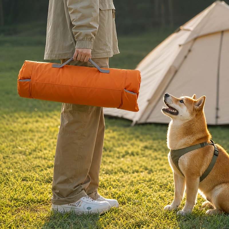 Portable Foldable Pet Mat, Suitable for Indoor and Outdoor Use by Dogs and Cats in All Seasons. A Foldable and Easy-to-carry Pet Mat for Travel, Camping, and Outdoor Trips. Washable and Reusable Pet Bed. Available in Two Colors and Three Sizes.