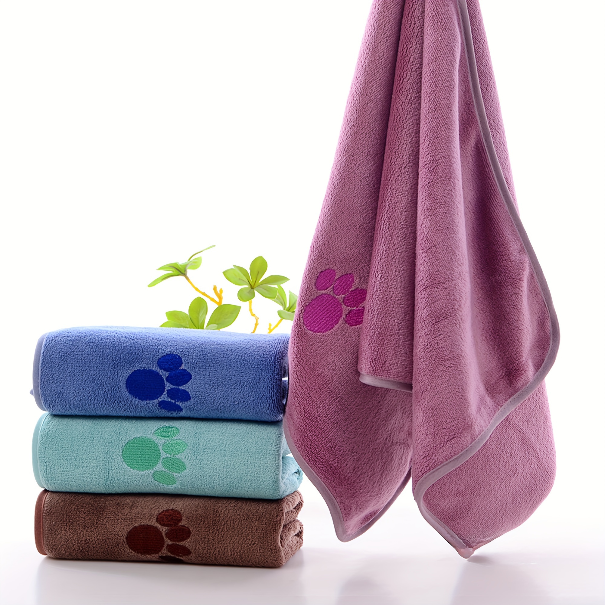 Soft and Comfortable, Quick-Drying, Perfect for Dogs and Cats! High-Quality Microfiber Material, Gently Cares for Your Pet's Delicate Skin, Easily Dries After Bathing, Prevents Colds and Chills. Multi-Functional Design, Can Be Used as a Pet Mat - Image 2
